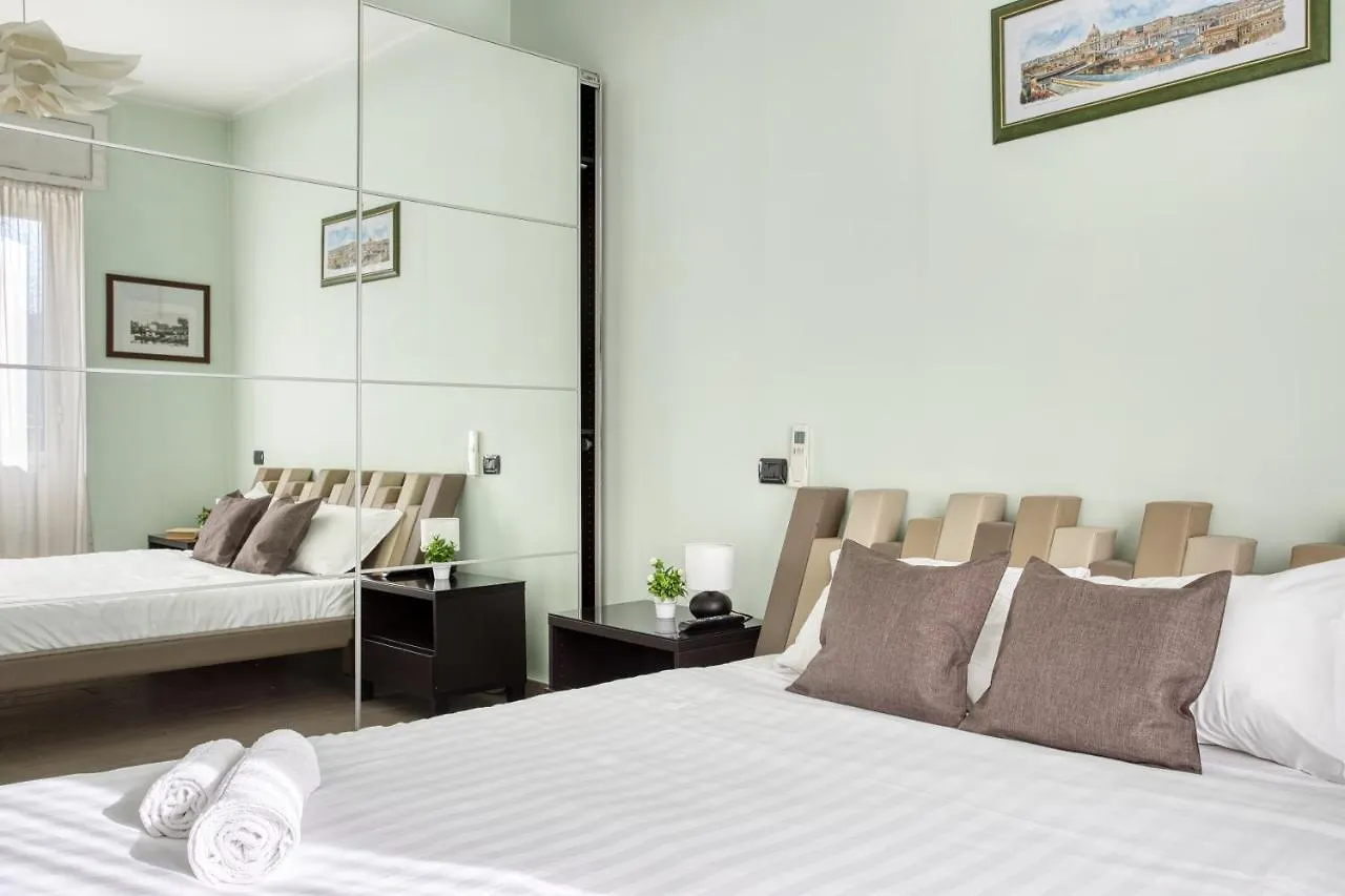 Ferienwohnung Joivy Delightful Flat With Balcony Mailand